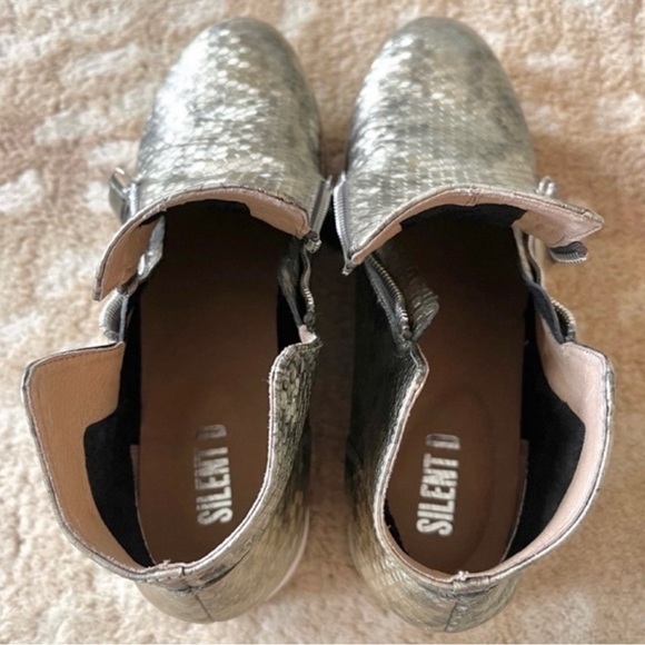 Silent D OHMY Modern Platform Wedge Bootie Sneaker Antique Gold Honeycomb Sz 41 - Picture 9 of 13